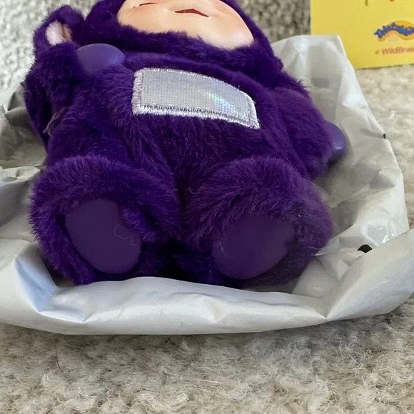 POP MART Vibrancy Teletubbies Figurine - Tinky Winky - Picture 6 of 13